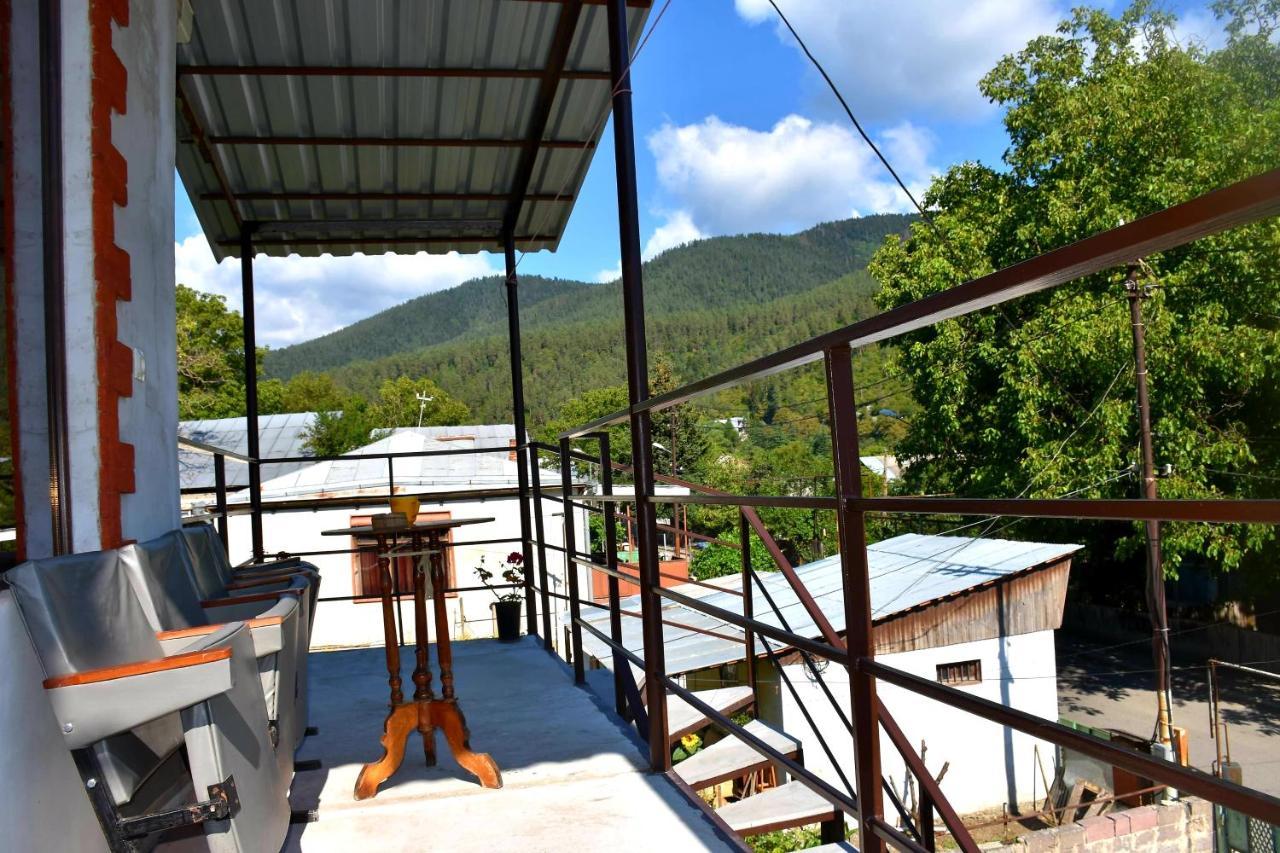Guest House Metreveli Borjomi Bagian luar foto