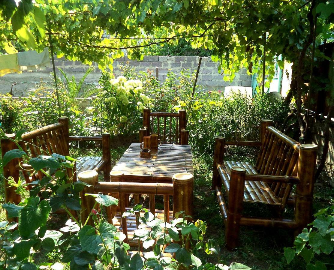 Guest House Metreveli Borjomi Bagian luar foto